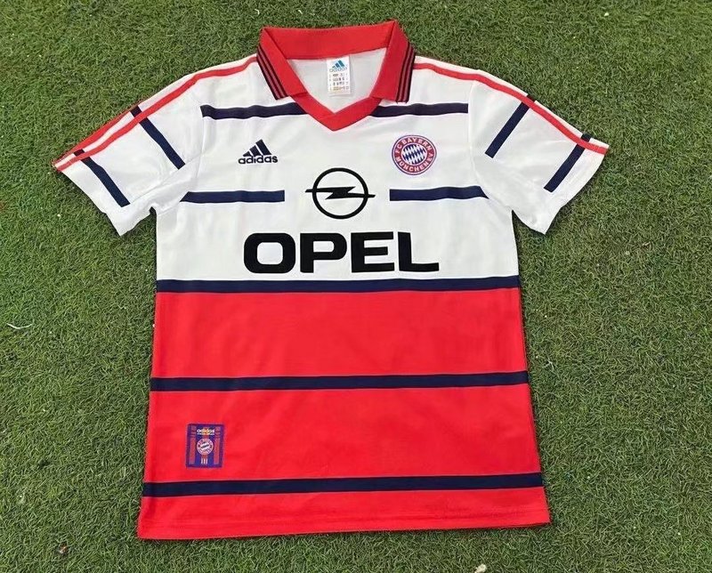 98-00 Bayern Away